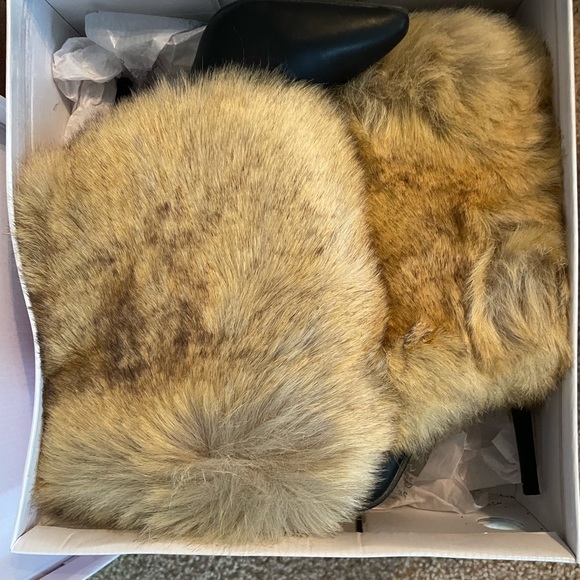 Beautiful faux fur cuff boots - Picture 2 of 7